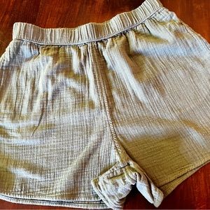 Universal Thread pulling shorts.